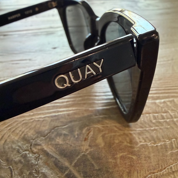 Quay Australia Glossy Black Cat-Eye Sunglasses - Picture 4 of 5